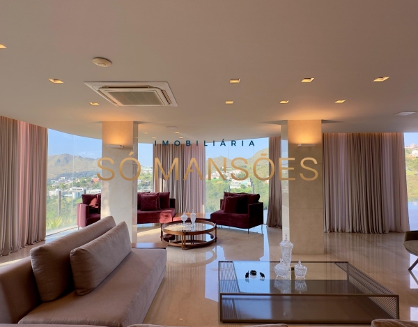 CASA DE 1.083M² À VENDA NO VALE DOS CRISTAIS — AMPLITUDE, FLUIDEZ E VISTA DESLUMBRANTE PARA AS MONTANHAS.