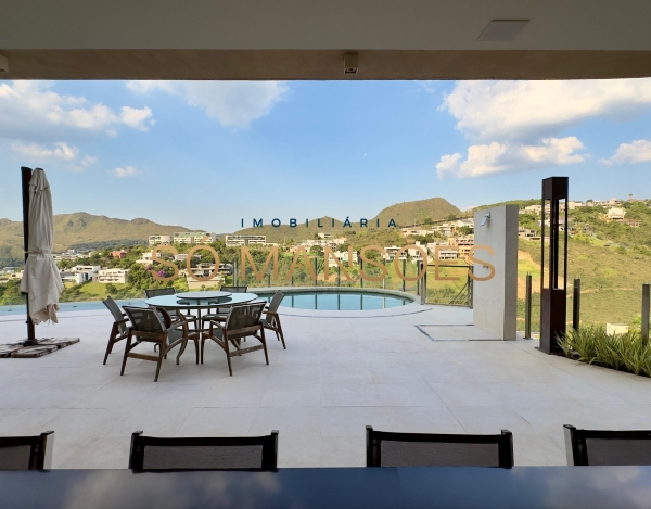 Casa Imponente de 1.083 m² à Venda com 4 Suítes e Vista Panorâmica no Vale dos Cristais, Nova Lima - MG