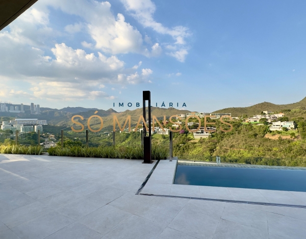 CASA DE 1.083M² À VENDA NO VALE DOS CRISTAIS — AMPLITUDE, FLUIDEZ E VISTA DESLUMBRANTE PARA AS MONTANHAS.