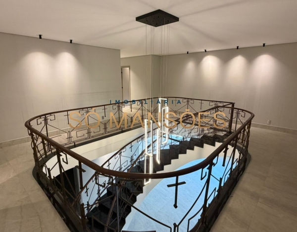 CASA DE 470M² À VENDA NO BANDEIRANTES — SOFISTICAÇÃO, PRIVACIDADE E MUITO VERDE NA PAMPULHA.