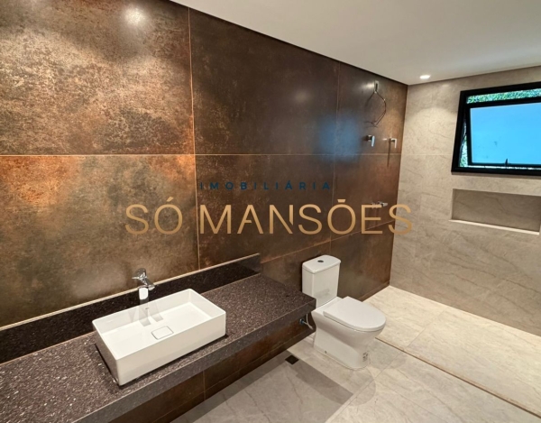 CASA DE 470M² À VENDA NO BANDEIRANTES — SOFISTICAÇÃO, PRIVACIDADE E MUITO VERDE NA PAMPULHA.