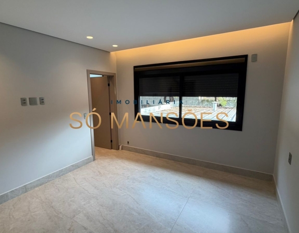 CASA DE 470M² À VENDA NO BANDEIRANTES — SOFISTICAÇÃO, PRIVACIDADE E MUITO VERDE NA PAMPULHA.