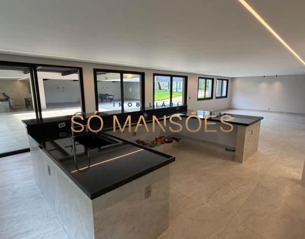 CASA DE 470M² À VENDA NO BANDEIRANTES — SOFISTICAÇÃO, PRIVACIDADE E MUITO VERDE NA PAMPULHA.