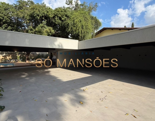 CASA DE 470M² À VENDA NO BANDEIRANTES — SOFISTICAÇÃO, PRIVACIDADE E MUITO VERDE NA PAMPULHA.
