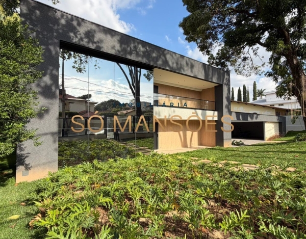 Casa em Terreno Privilegiado de 469 m² à Venda com 4 Suítes e Espaço Gourmet no Bandeirantes (Pampulha), Belo Horizonte - MG