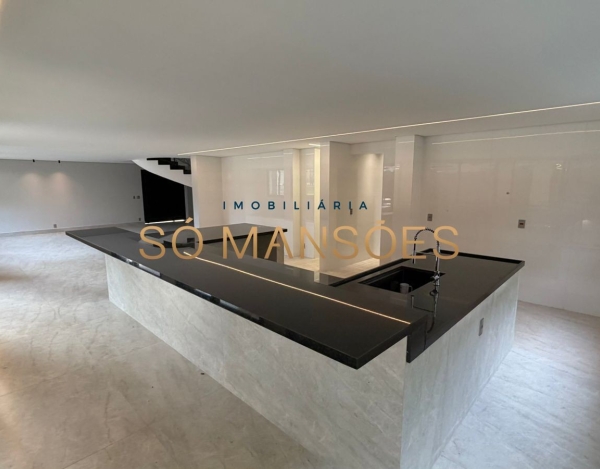 CASA DE 470M² À VENDA NO BANDEIRANTES — SOFISTICAÇÃO, PRIVACIDADE E MUITO VERDE NA PAMPULHA.
