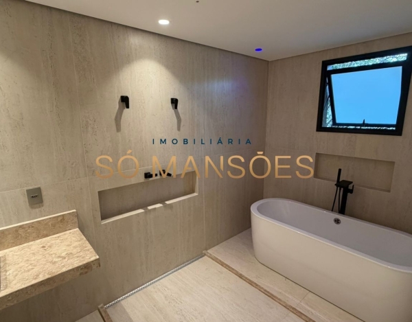 CASA DE 470M² À VENDA NO BANDEIRANTES — SOFISTICAÇÃO, PRIVACIDADE E MUITO VERDE NA PAMPULHA.