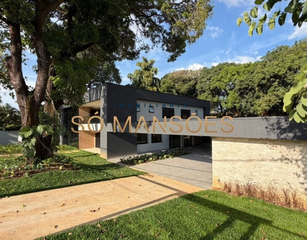 CASA DE 470M² À VENDA NO BANDEIRANTES — SOFISTICAÇÃO, PRIVACIDADE E MUITO VERDE NA PAMPULHA.