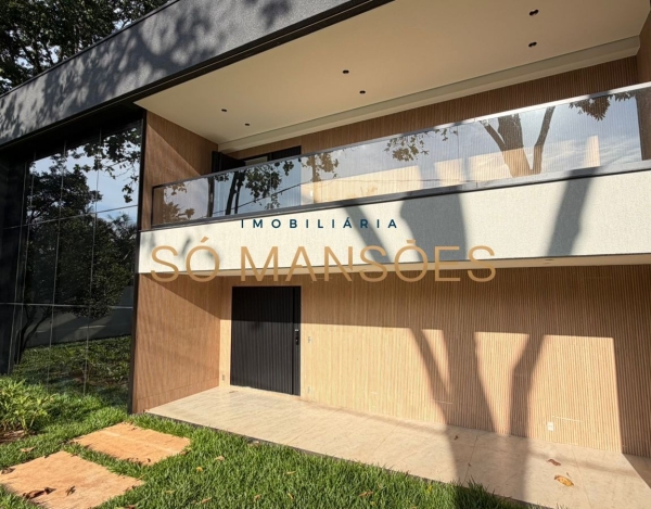 CASA DE 470M² À VENDA NO BANDEIRANTES — SOFISTICAÇÃO, PRIVACIDADE E MUITO VERDE NA PAMPULHA.