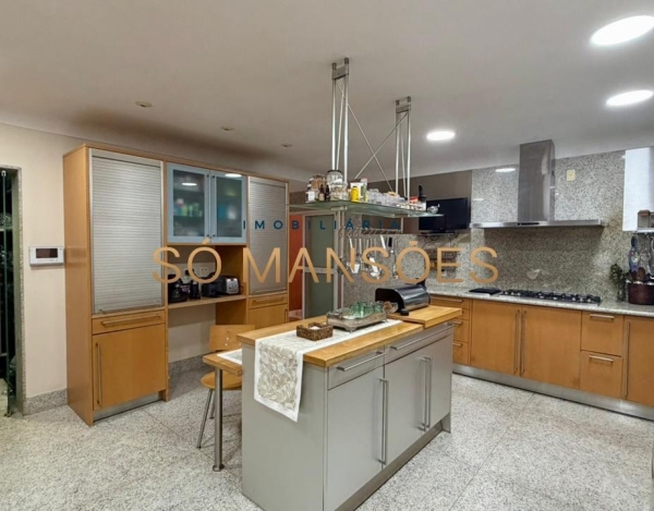 CASA DE 1.079M² À VENDA NO BELVEDERE — RESIDÊNCIA IMPONENTE EM 3 LOTES COM LAZER COMPLETO E AMPLA ÁREA VERDE.