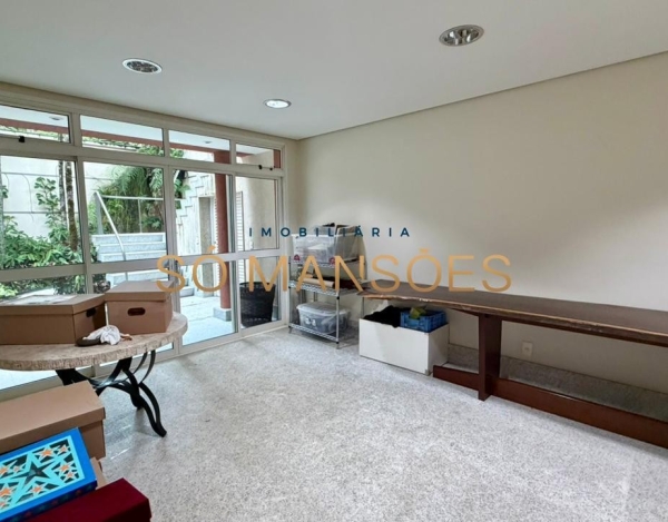 CASA DE 1.079M² À VENDA NO BELVEDERE — RESIDÊNCIA IMPONENTE EM 3 LOTES COM LAZER COMPLETO E AMPLA ÁREA VERDE.