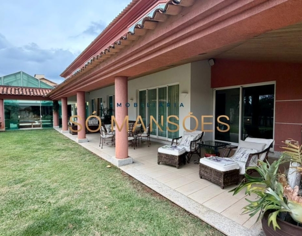 CASA DE 1.079M² À VENDA NO BELVEDERE — RESIDÊNCIA IMPONENTE EM 3 LOTES COM LAZER COMPLETO E AMPLA ÁREA VERDE.
