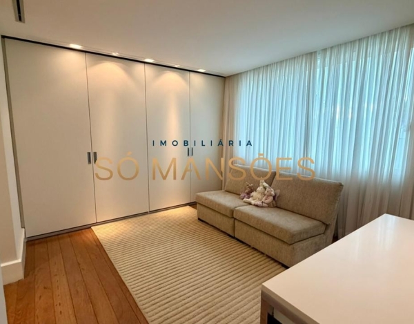 CASA DE 1.079M² À VENDA NO BELVEDERE — RESIDÊNCIA IMPONENTE EM 3 LOTES COM LAZER COMPLETO E AMPLA ÁREA VERDE.