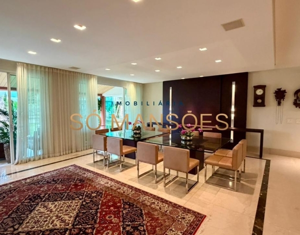 CASA DE 1.079M² À VENDA NO BELVEDERE — RESIDÊNCIA IMPONENTE EM 3 LOTES COM LAZER COMPLETO E AMPLA ÁREA VERDE.