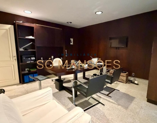 CASA DE 1.079M² À VENDA NO BELVEDERE — RESIDÊNCIA IMPONENTE EM 3 LOTES COM LAZER COMPLETO E AMPLA ÁREA VERDE.