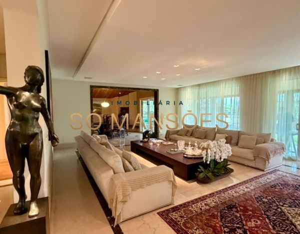 CASA DE 1.079M² À VENDA NO BELVEDERE — RESIDÊNCIA IMPONENTE EM 3 LOTES COM LAZER COMPLETO E AMPLA ÁREA VERDE.