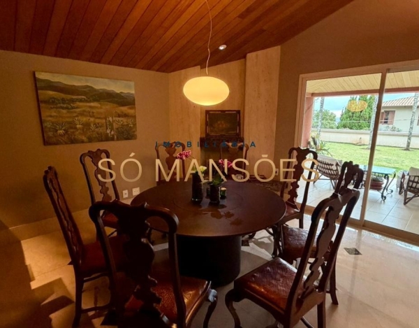 CASA DE 1.079M² À VENDA NO BELVEDERE — RESIDÊNCIA IMPONENTE EM 3 LOTES COM LAZER COMPLETO E AMPLA ÁREA VERDE.