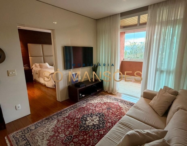 CASA DE 1.079M² À VENDA NO BELVEDERE — RESIDÊNCIA IMPONENTE EM 3 LOTES COM LAZER COMPLETO E AMPLA ÁREA VERDE.