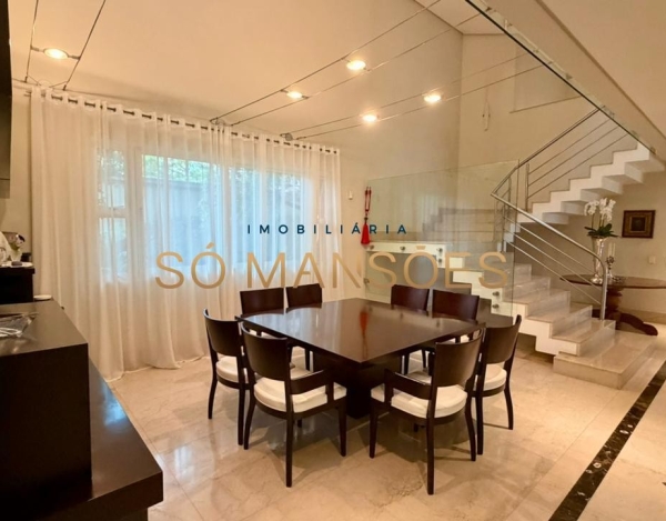 CASA DE 1.079M² À VENDA NO BELVEDERE — RESIDÊNCIA IMPONENTE EM 3 LOTES COM LAZER COMPLETO E AMPLA ÁREA VERDE.