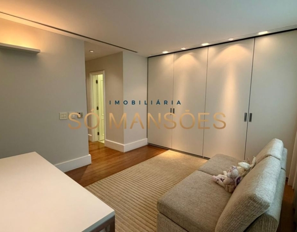 CASA DE 1.079M² À VENDA NO BELVEDERE — RESIDÊNCIA IMPONENTE EM 3 LOTES COM LAZER COMPLETO E AMPLA ÁREA VERDE.