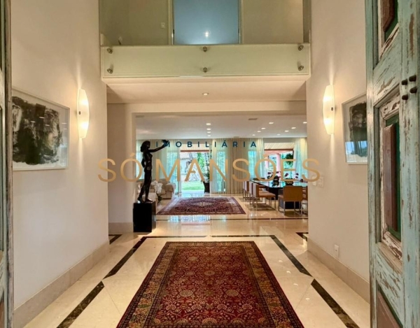 CASA DE 1.079M² À VENDA NO BELVEDERE — RESIDÊNCIA IMPONENTE EM 3 LOTES COM LAZER COMPLETO E AMPLA ÁREA VERDE.