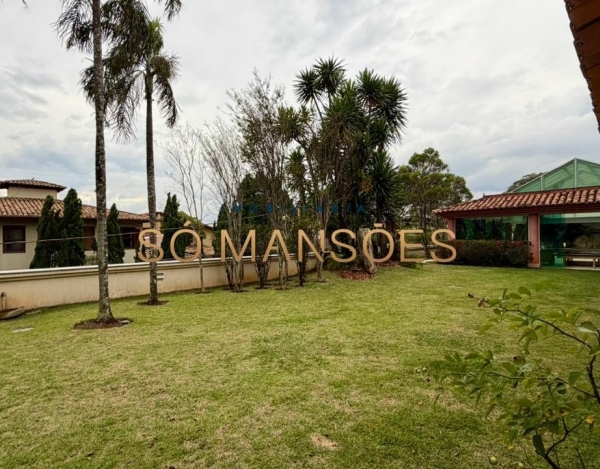 CASA DE 1.079M² À VENDA NO BELVEDERE — RESIDÊNCIA IMPONENTE EM 3 LOTES COM LAZER COMPLETO E AMPLA ÁREA VERDE.