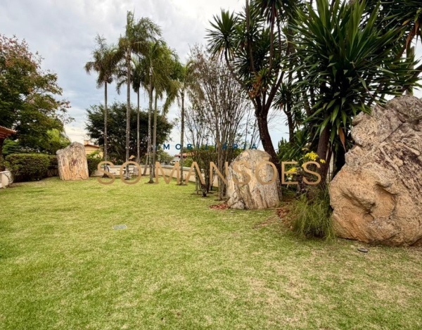 CASA DE 1.079M² À VENDA NO BELVEDERE — RESIDÊNCIA IMPONENTE EM 3 LOTES COM LAZER COMPLETO E AMPLA ÁREA VERDE.