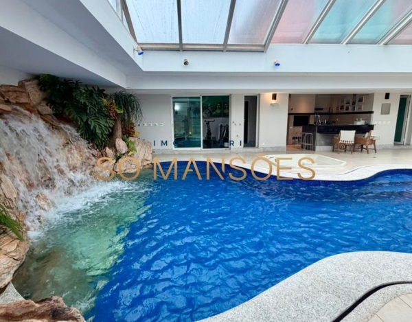 CASA DE 1.079M² À VENDA NO BELVEDERE — RESIDÊNCIA IMPONENTE EM 3 LOTES COM LAZER COMPLETO E AMPLA ÁREA VERDE.