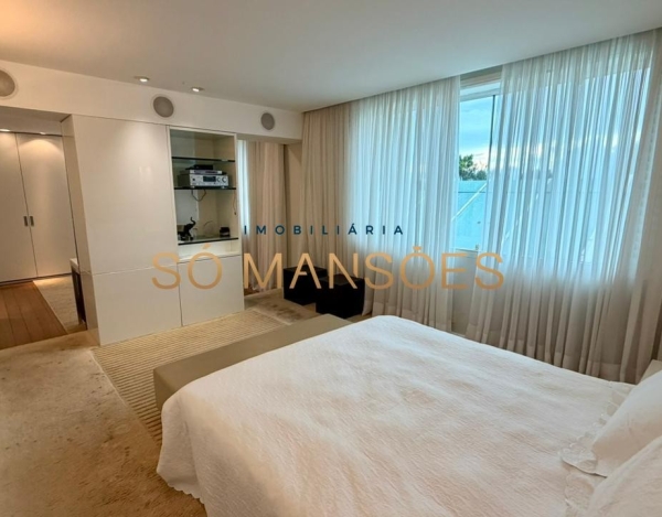 CASA DE 1.079M² À VENDA NO BELVEDERE — RESIDÊNCIA IMPONENTE EM 3 LOTES COM LAZER COMPLETO E AMPLA ÁREA VERDE.