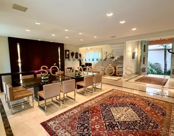 CASA DE 1.079M² À VENDA NO BELVEDERE — RESIDÊNCIA IMPONENTE EM 3 LOTES COM LAZER COMPLETO E AMPLA ÁREA VERDE.
