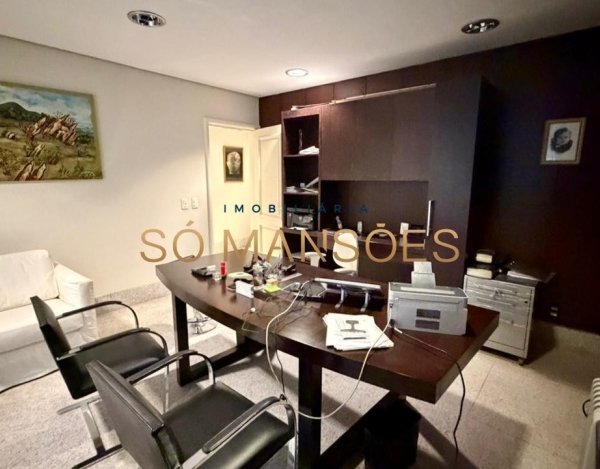 CASA DE 1.079M² À VENDA NO BELVEDERE — RESIDÊNCIA IMPONENTE EM 3 LOTES COM LAZER COMPLETO E AMPLA ÁREA VERDE.