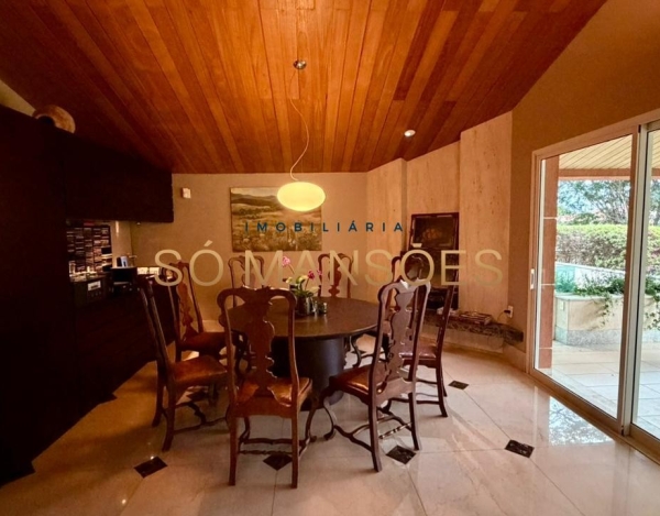CASA DE 1.079M² À VENDA NO BELVEDERE — RESIDÊNCIA IMPONENTE EM 3 LOTES COM LAZER COMPLETO E AMPLA ÁREA VERDE.