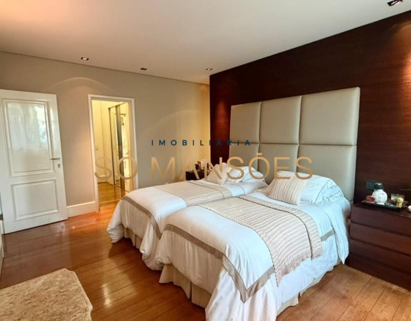 CASA DE 1.079M² À VENDA NO BELVEDERE — RESIDÊNCIA IMPONENTE EM 3 LOTES COM LAZER COMPLETO E AMPLA ÁREA VERDE.