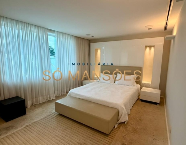 CASA DE 1.079M² À VENDA NO BELVEDERE — RESIDÊNCIA IMPONENTE EM 3 LOTES COM LAZER COMPLETO E AMPLA ÁREA VERDE.
