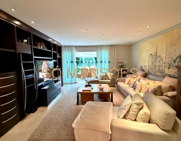 CASA DE 1.079M² À VENDA NO BELVEDERE — RESIDÊNCIA IMPONENTE EM 3 LOTES COM LAZER COMPLETO E AMPLA ÁREA VERDE.