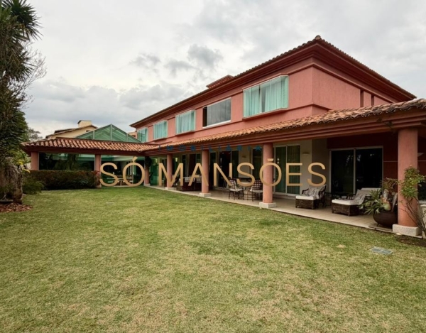 CASA DE 1.079M² À VENDA NO BELVEDERE — RESIDÊNCIA IMPONENTE EM 3 LOTES COM LAZER COMPLETO E AMPLA ÁREA VERDE.