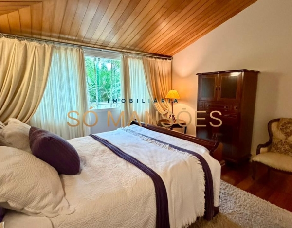 CASA DE 1.079M² À VENDA NO BELVEDERE — RESIDÊNCIA IMPONENTE EM 3 LOTES COM LAZER COMPLETO E AMPLA ÁREA VERDE.