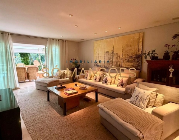 CASA DE 1.079M² À VENDA NO BELVEDERE — RESIDÊNCIA IMPONENTE EM 3 LOTES COM LAZER COMPLETO E AMPLA ÁREA VERDE.