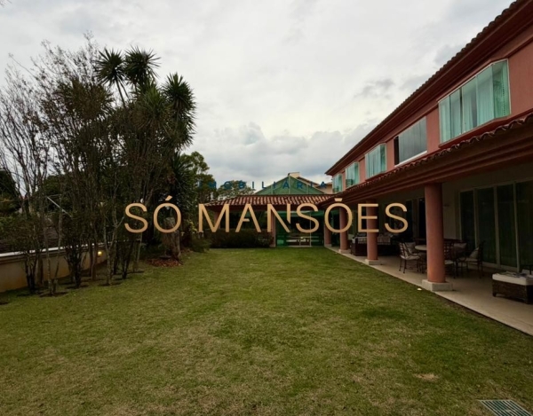 CASA DE 1.079M² À VENDA NO BELVEDERE — RESIDÊNCIA IMPONENTE EM 3 LOTES COM LAZER COMPLETO E AMPLA ÁREA VERDE.