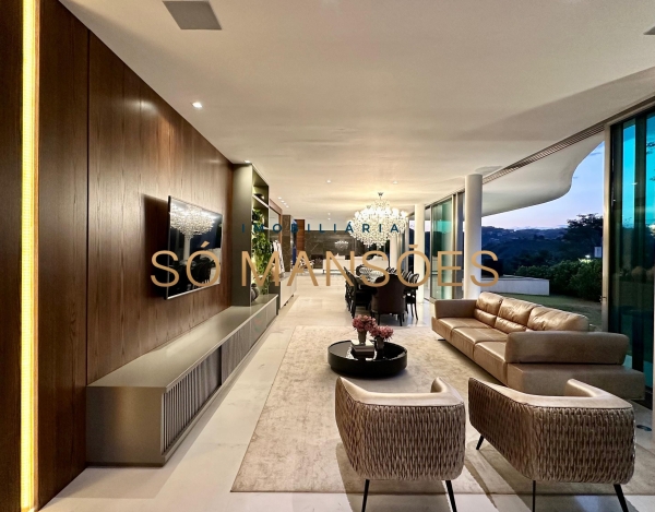 CASA DE 992M² À VENDA NO VALE DOS CRISTAIS — EXCLUSIVIDADE SÓ MANSÕES, TOPOGRAFIA PLANA E ATMOSFERA DE RESORT PARTICULAR.