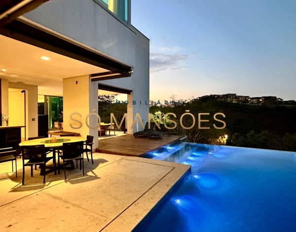 CASA DE 992M² À VENDA NO VALE DOS CRISTAIS — EXCLUSIVIDADE SÓ MANSÕES, TOPOGRAFIA PLANA E ATMOSFERA DE RESORT PARTICULAR.