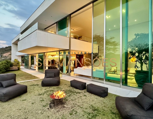 CASA DE 992M² À VENDA NO VALE DOS CRISTAIS — EXCLUSIVIDADE SÓ MANSÕES, TOPOGRAFIA PLANA E ATMOSFERA DE RESORT PARTICULAR.