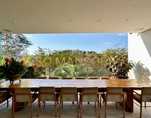 CASA DE 992M² À VENDA NO VALE DOS CRISTAIS — EXCLUSIVIDADE SÓ MANSÕES, TOPOGRAFIA PLANA E ATMOSFERA DE RESORT PARTICULAR.