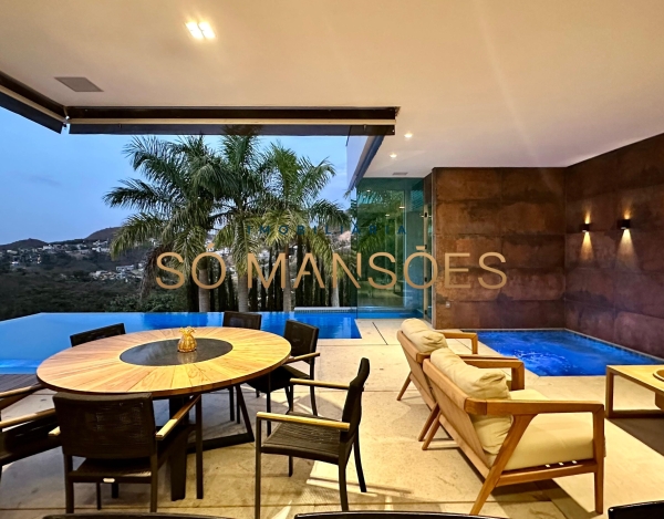 CASA DE 992M² À VENDA NO VALE DOS CRISTAIS — EXCLUSIVIDADE SÓ MANSÕES, TOPOGRAFIA PLANA E ATMOSFERA DE RESORT PARTICULAR.