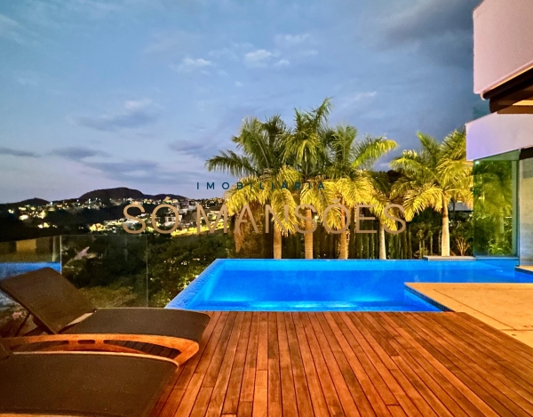 CASA DE 992M² À VENDA NO VALE DOS CRISTAIS — EXCLUSIVIDADE SÓ MANSÕES, TOPOGRAFIA PLANA E ATMOSFERA DE RESORT PARTICULAR.