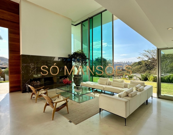 CASA DE 992M² À VENDA NO VALE DOS CRISTAIS — EXCLUSIVIDADE SÓ MANSÕES, TOPOGRAFIA PLANA E ATMOSFERA DE RESORT PARTICULAR.