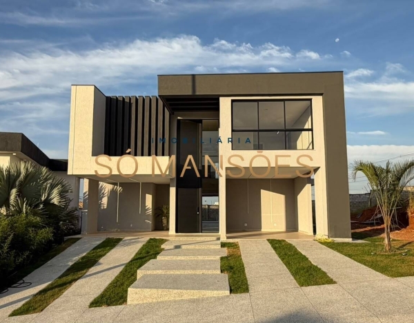 Casa Espaçosa de 533 m² à Venda com 4 Suítes e Piscina Aquecida no Vilas Park, Vespasiano - MG
