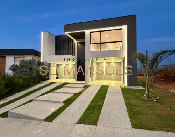 Casa Espaçosa de 533 m² à Venda com 4 Suítes e Piscina Aquecida no Vilas Park, Vespasiano - MG