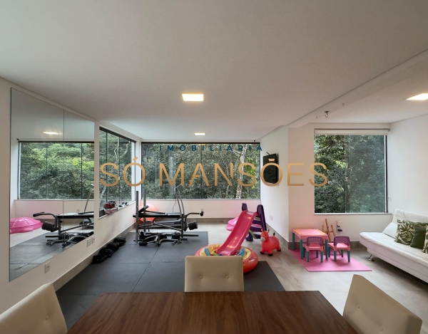 Casa de Alto Padrão de 238 m² à Venda com 4 quartos e Spa no Ouro Velho Mansões, Nova Lima - MG