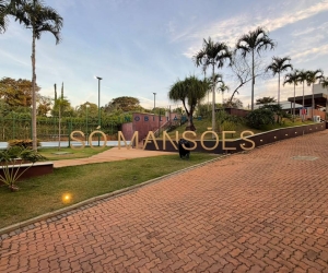 Casa de Luxo de 1.400 m² à Venda com 15 Suítes e Piscina Aquecida no Condomínio Estância das Amendoeiras, Lagoa Santa - MG